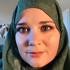 Meet your Posher, Sakinah